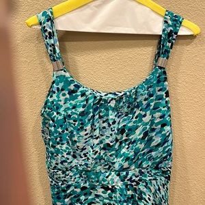 Closet sale! Perfect dress for summer, lightweight, flirty, flattering!